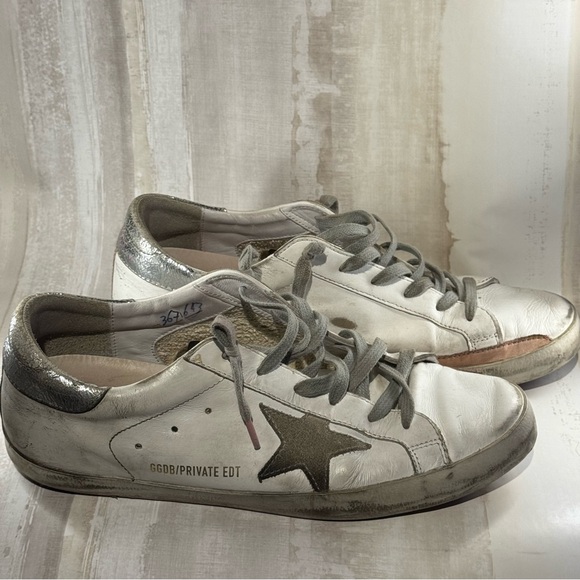 Golden Goose   Super Star Wome’s White and Gray Star Sneakers